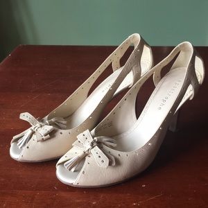 Apostrophe Peekaboo Toe Pump Ivory Size 10 M